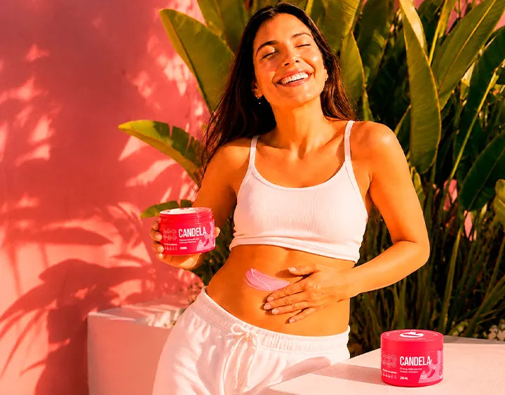 Mujer preparando su bebida funcional diaria
